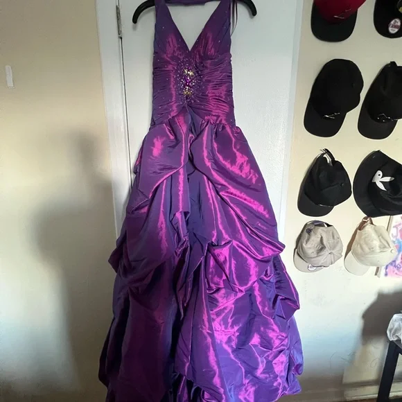 Prom Dress - Picture 2 of 5